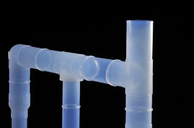 フッ素樹脂製の配管