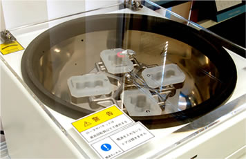 医療分析装置向けプラスチック部品
